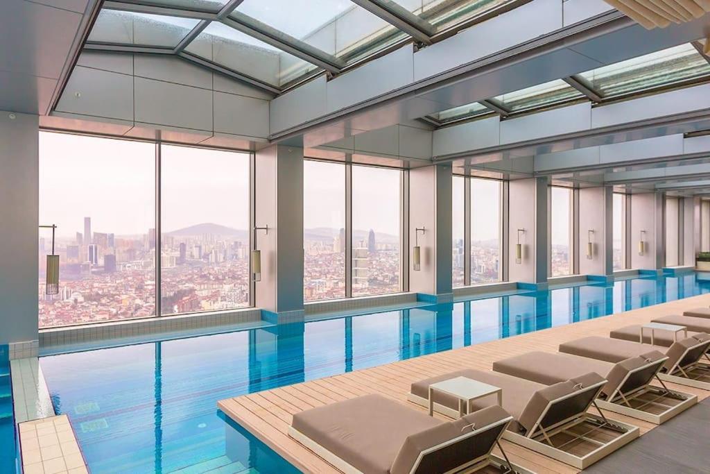 Emaar, Dinner At 102M With A View Of The Bosphorus Estambul Exterior foto